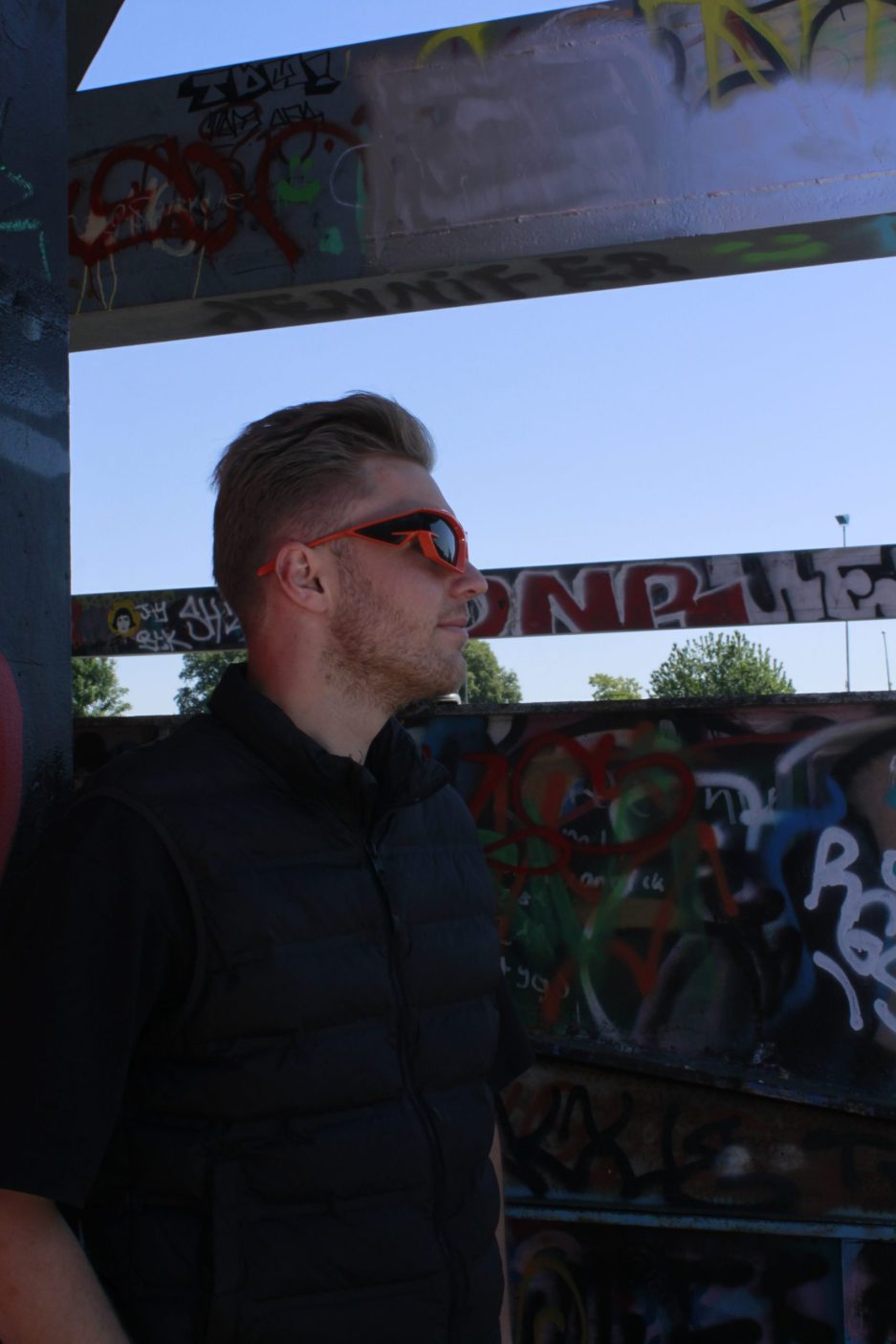 Oranje-bril-rave-scaled-1.jpg