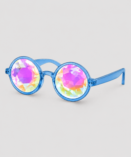 Ronde kaleidoscoop zonnebril met blauw montuur – ronde festivalzonnebril met kleurrijke kaleidoscoop glazen en blauw transparant frame, ideaal voor festivals, feesten en zomerse events. Opvallend accessoire als cadeau of voor eigen gebruik.