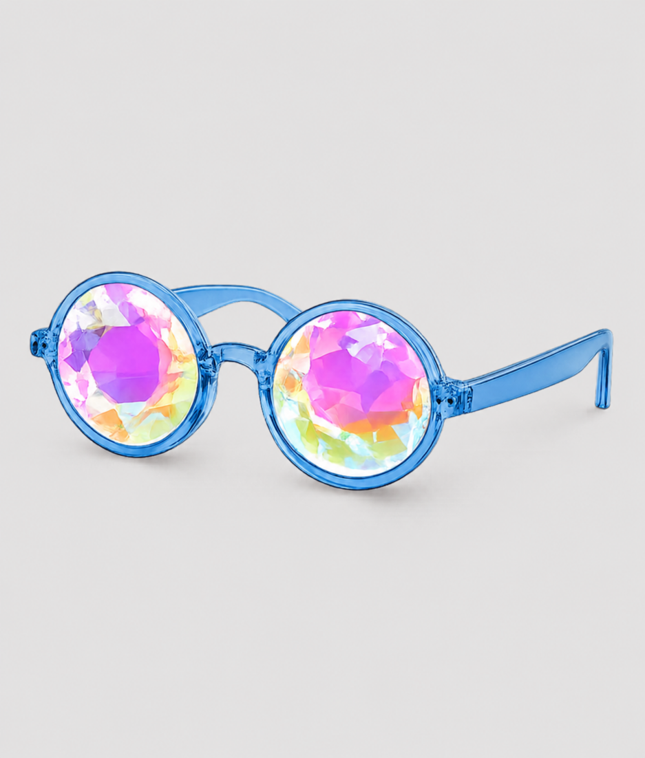 Ronde kaleidoscoop zonnebril met blauw montuur – ronde festivalzonnebril met kleurrijke kaleidoscoop glazen en blauw transparant frame, ideaal voor festivals, feesten en zomerse events. Opvallend accessoire als cadeau of voor eigen gebruik.