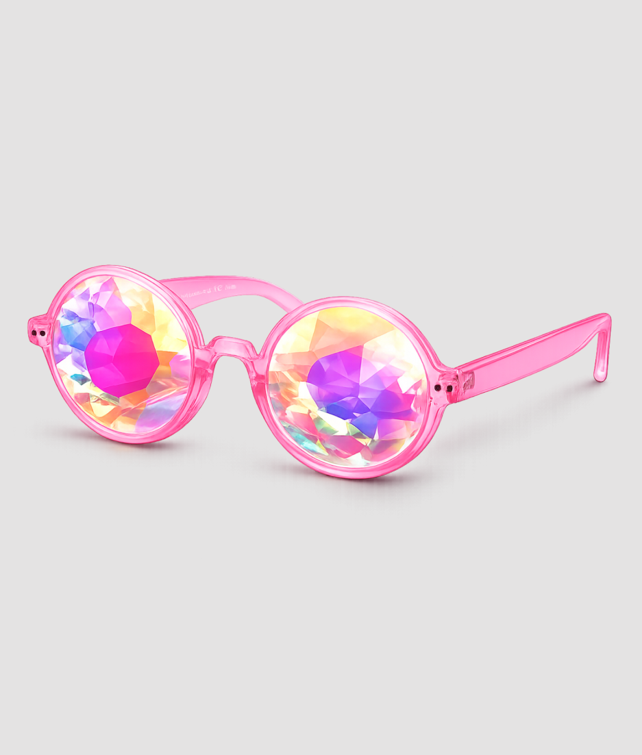 Roze kaleidoscoop zonnebril met roze montuur – ronde festivalzonnebril met kleurrijke kaleidoscoop glazen en transparant roze frame, ideaal voor festivals, feesten en zomerse events. Opvallend accessoire als cadeau of voor eigen gebruik.