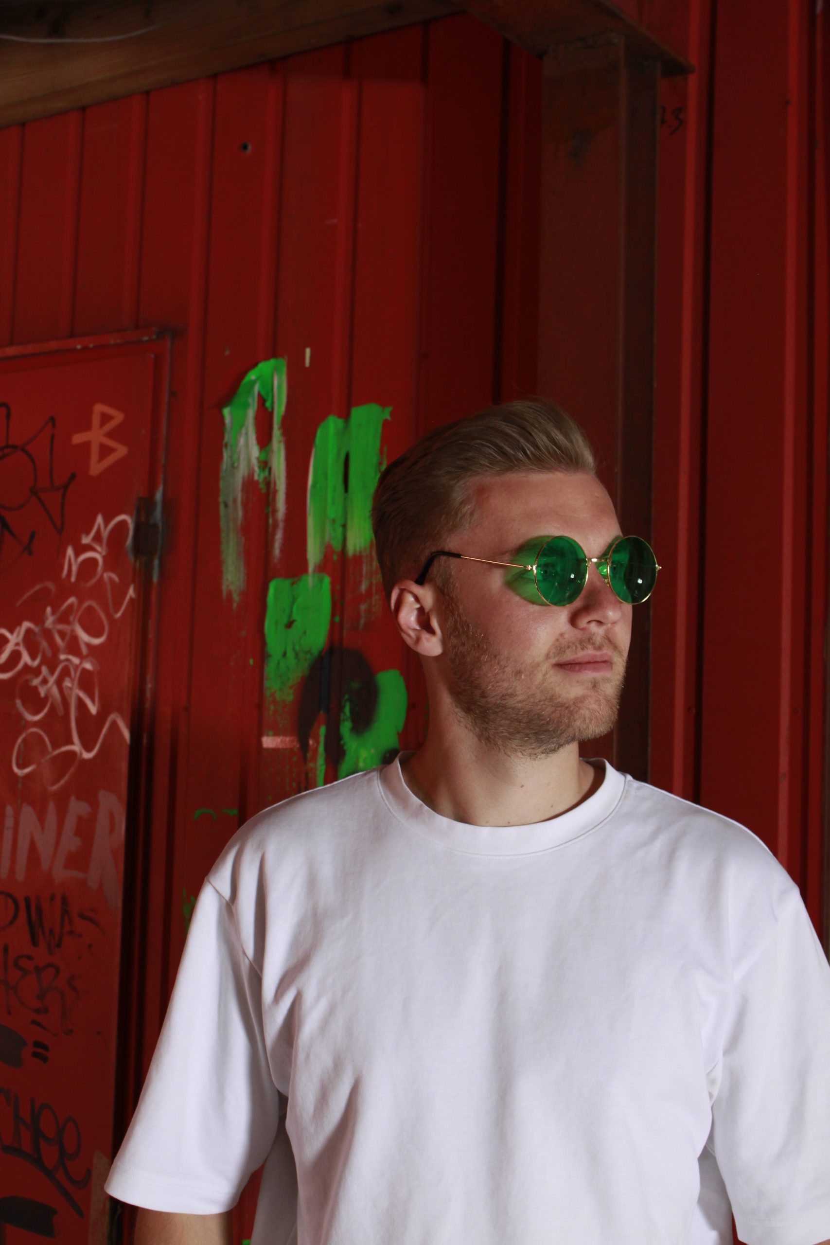 bril-met-groene-glazen-scaled-1.jpg