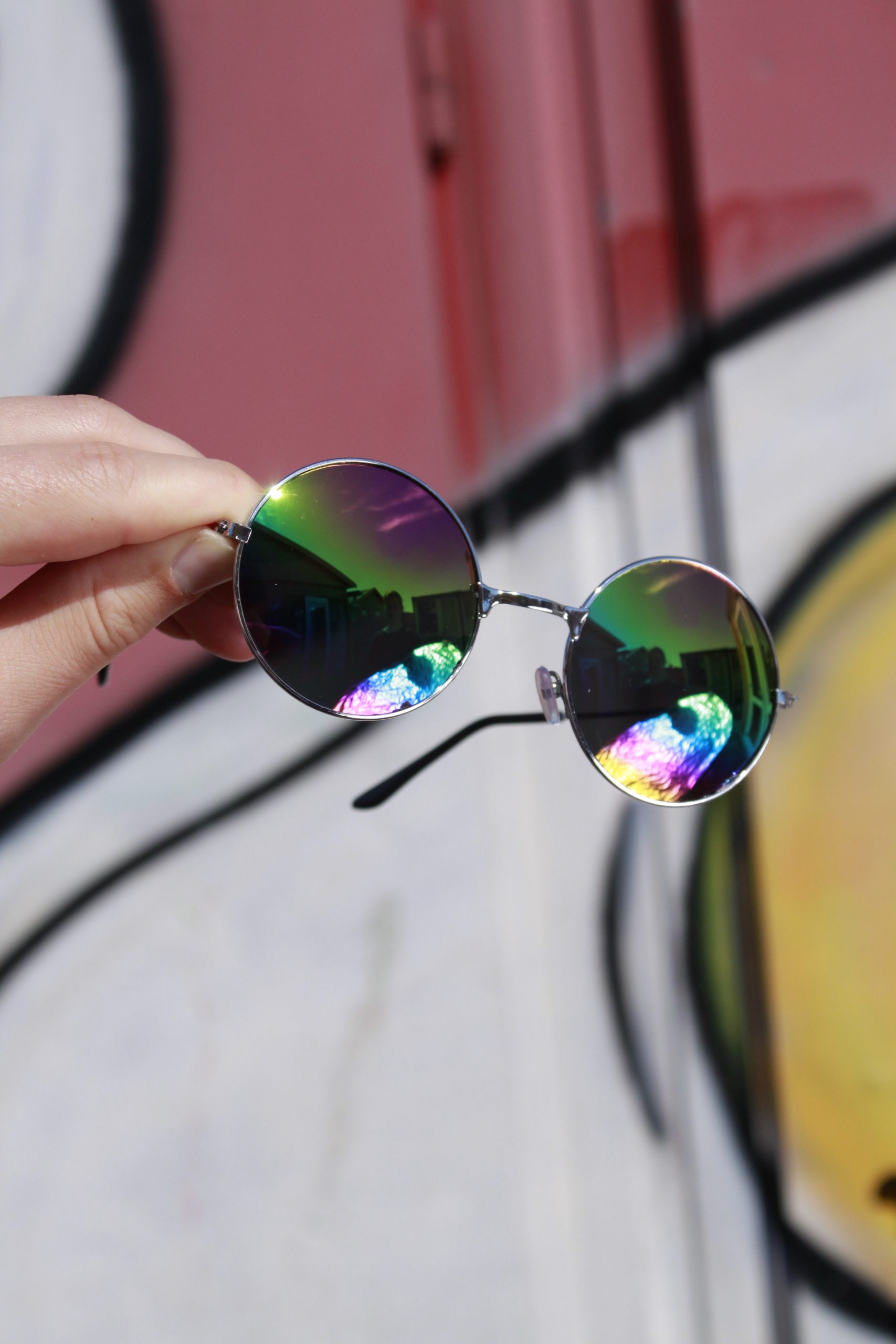 bril-met-regenboog-scaled-1.jpg