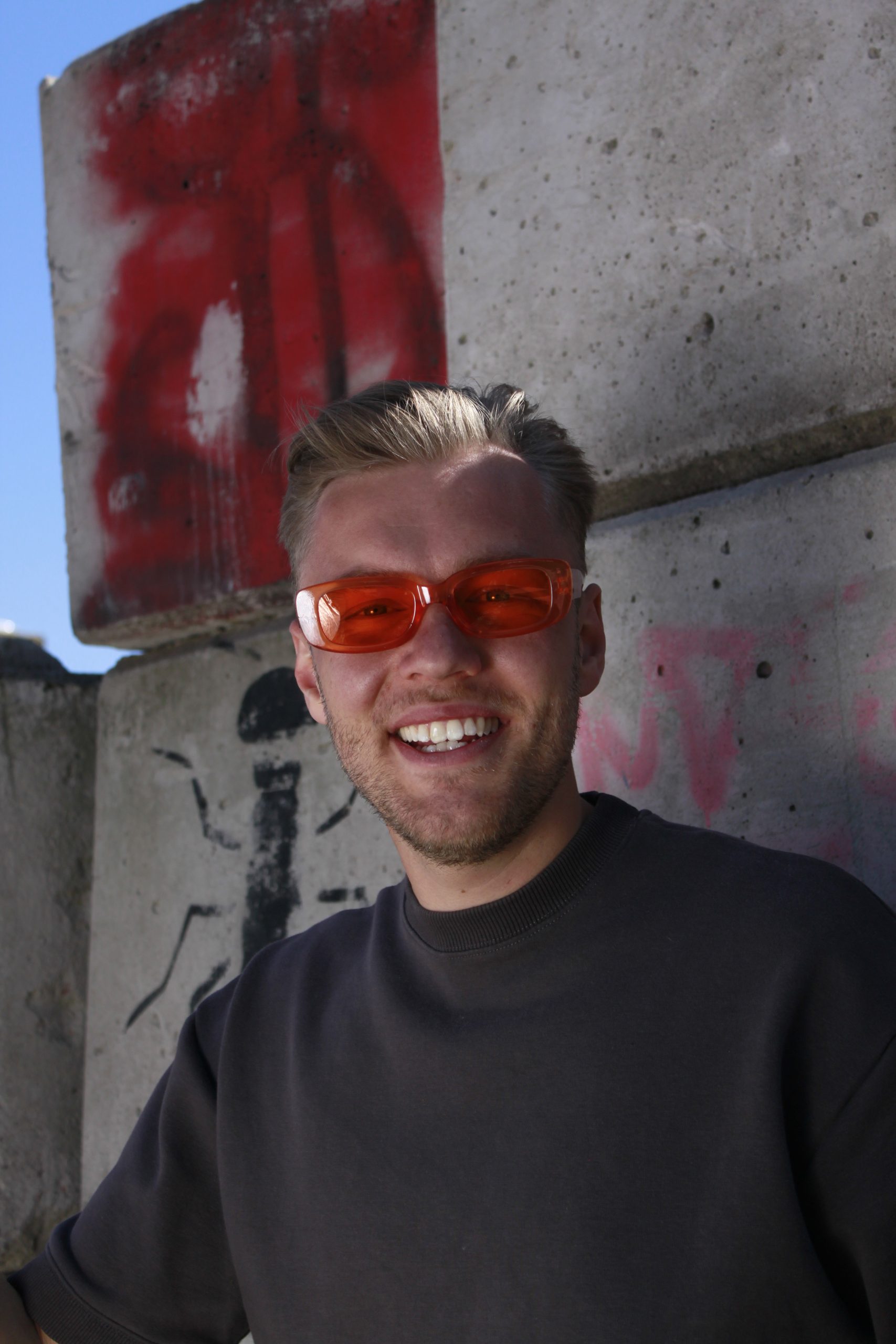 bril-oranje-scaled-1.jpg