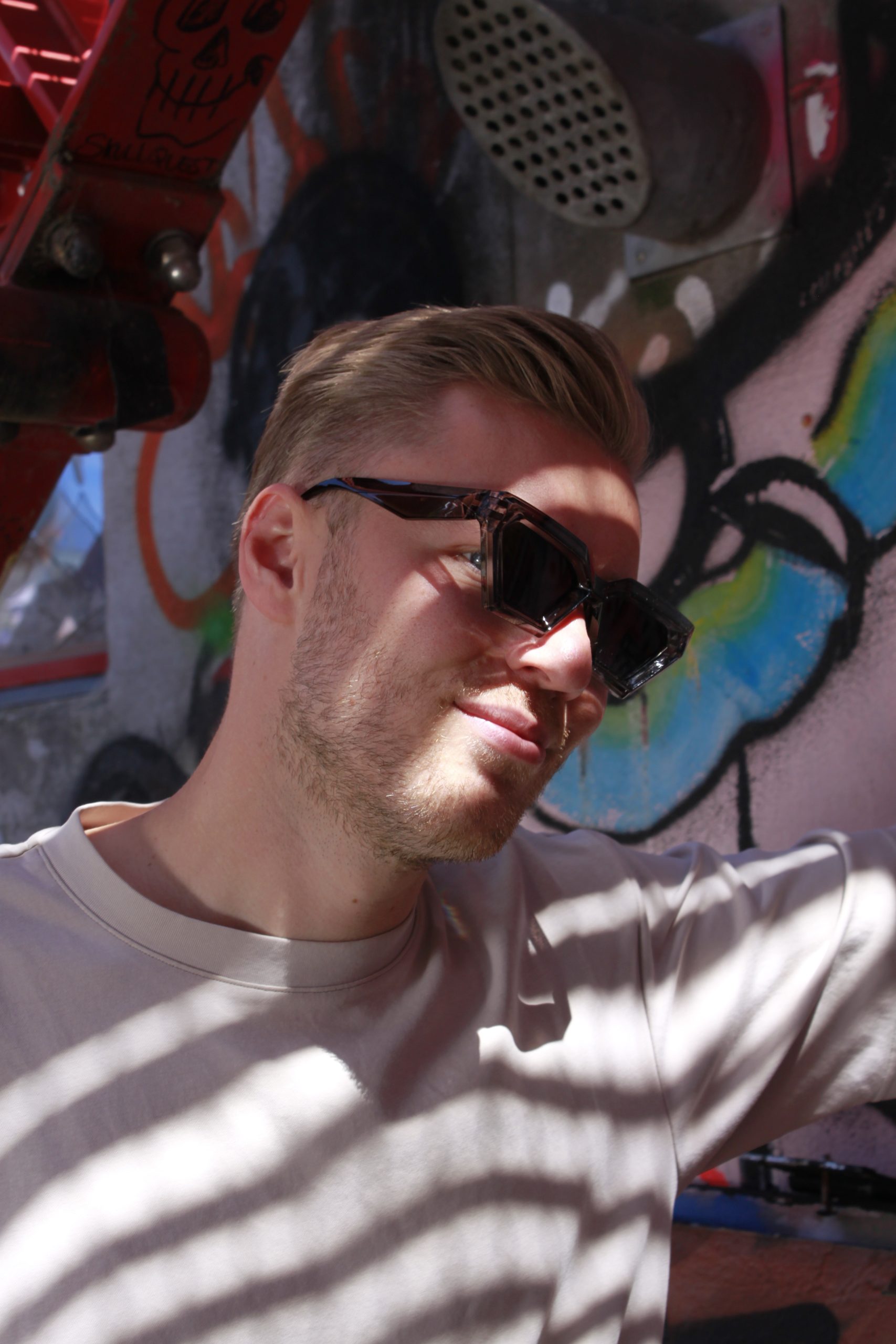 doorzichtige-rave-bril-scaled-1.jpg