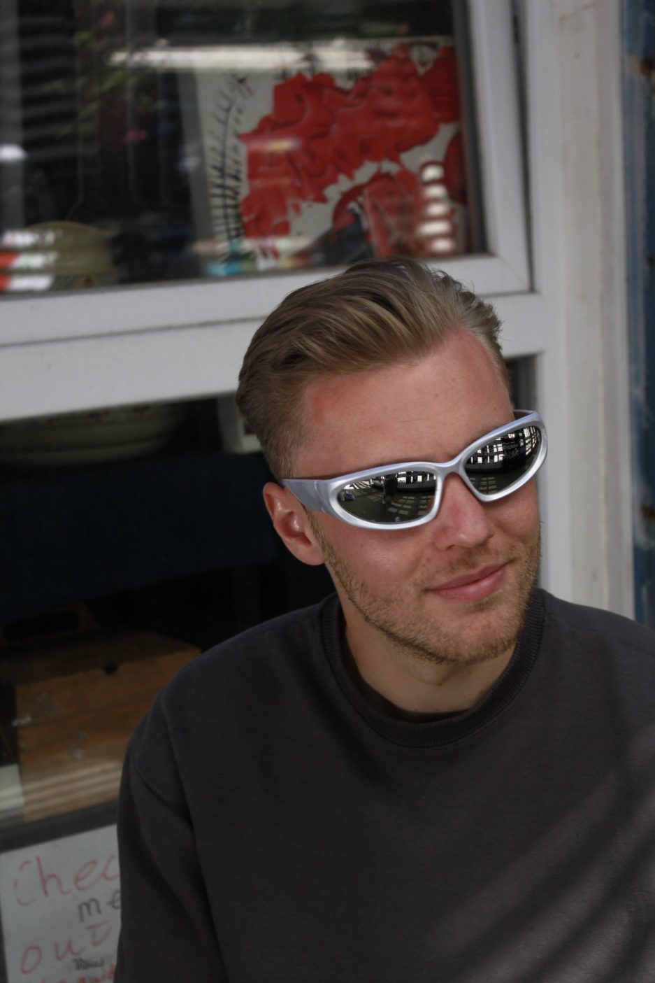 feest-bril-grimmig-scaled-1.jpg