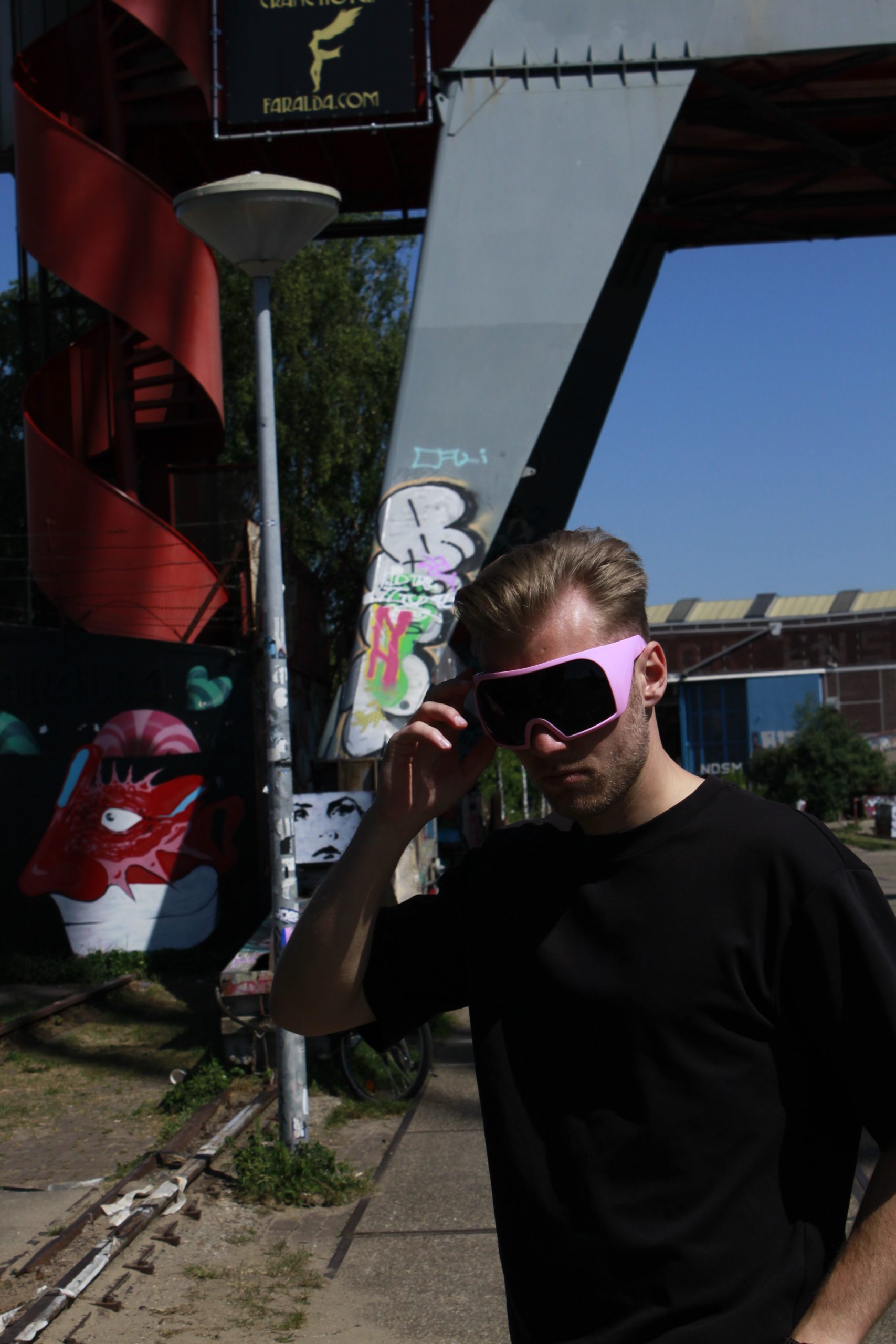 festival-zonnebril-drugs-scaled-1.jpg