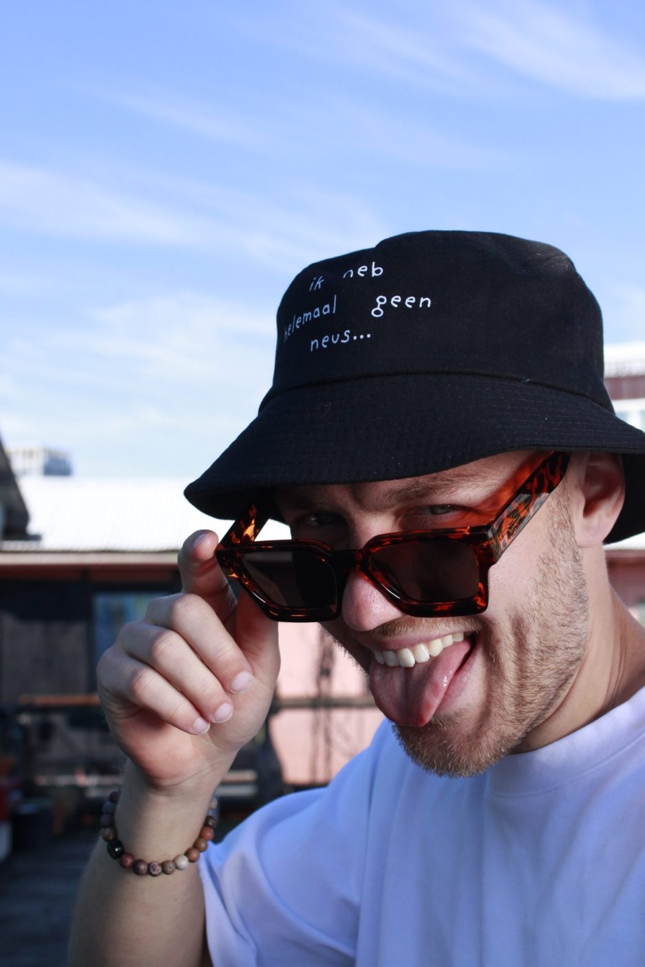 geen-neus-bucket-hat-scaled-1.jpg