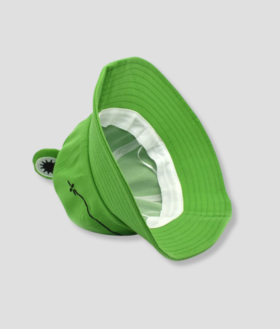 groene-bucket-hat-kikker.png