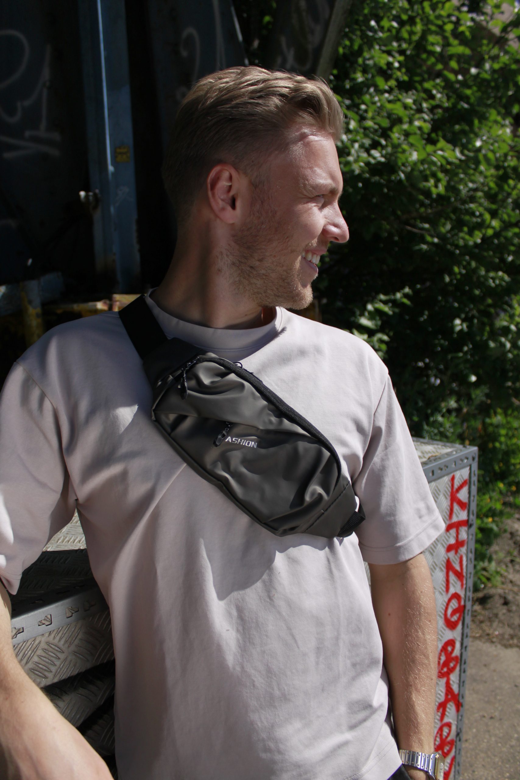 moderne-fanny-pack-scaled-1.jpg