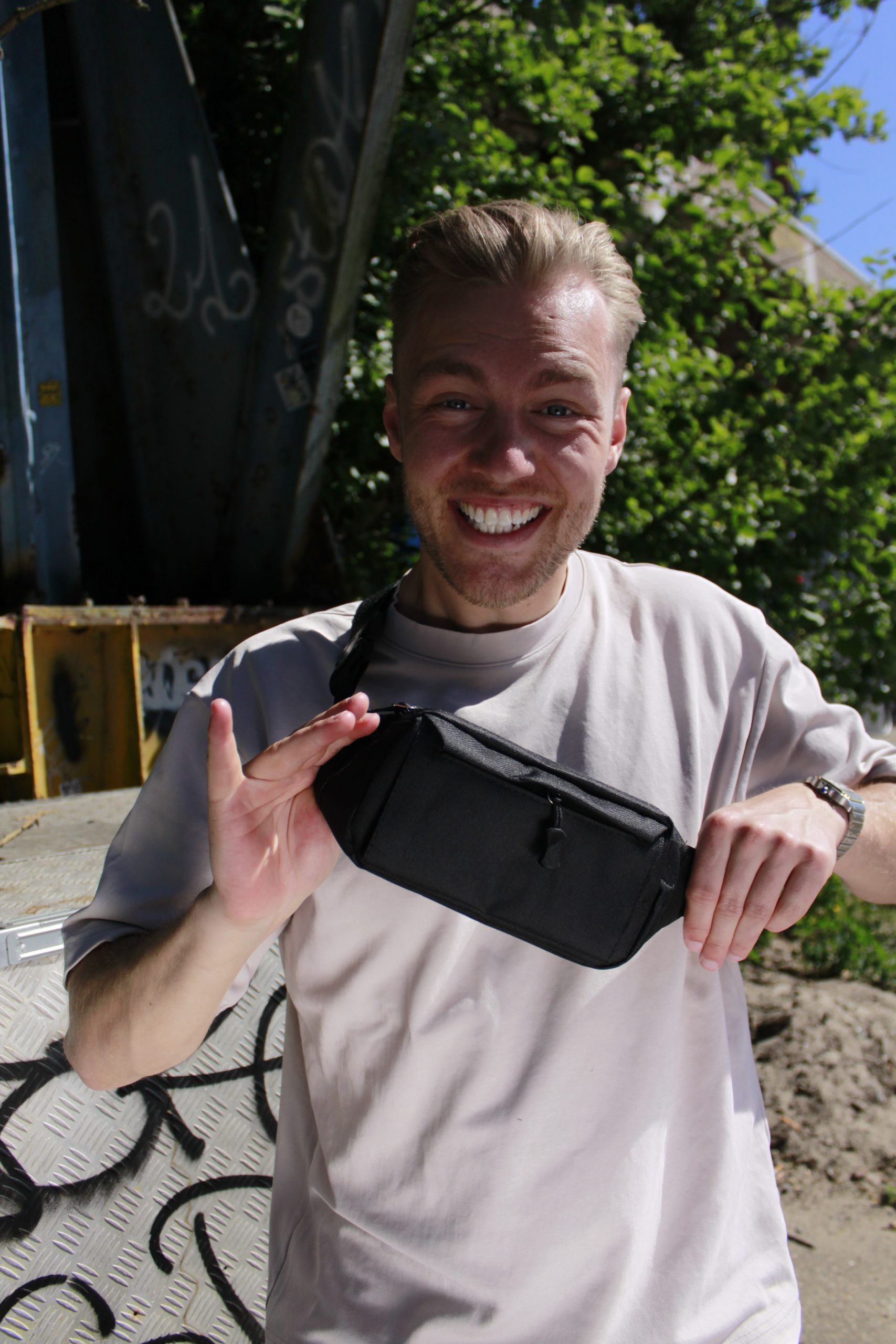 mooie-smalle-fanny-pack-scaled-1.jpg