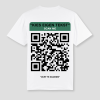 qr-code-wit-shirt-donker-groen-feestelijke-festivalmode-comfortabele-festival-kleding-comfortabel-festival-kleding.png