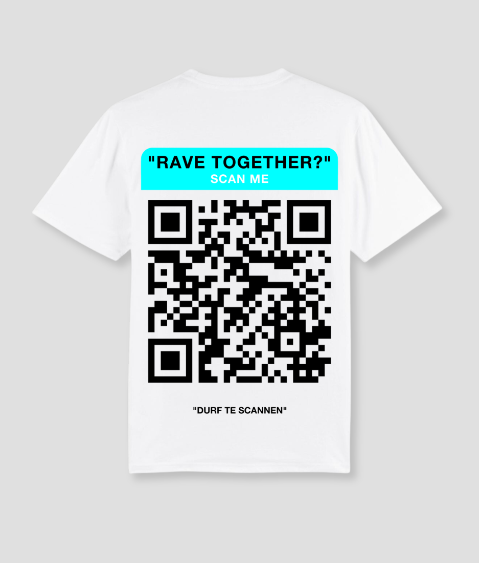 qr-code-wit-shirt-neon-blauw-festival-kleding-kopen-beste-rave-kleding.png