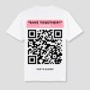 qr-code-wit-shirt-roze-festival-kleding-kopen-beste-festival-outfits-outfits-voor-op-een-festival.png