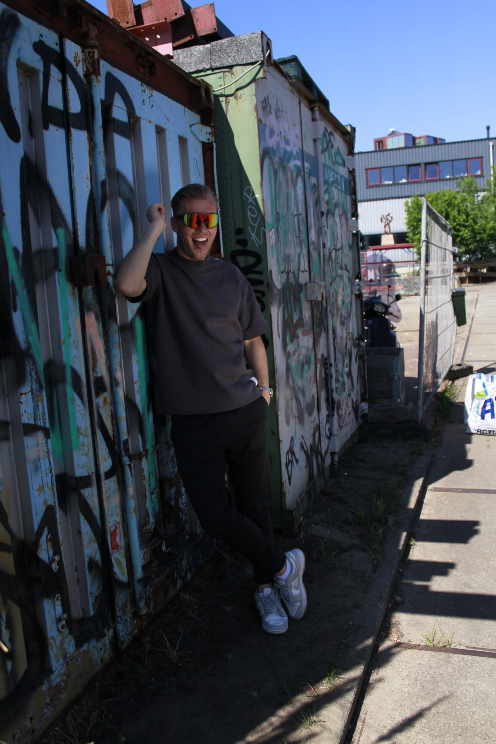 rave-bril-scaled-1.jpg