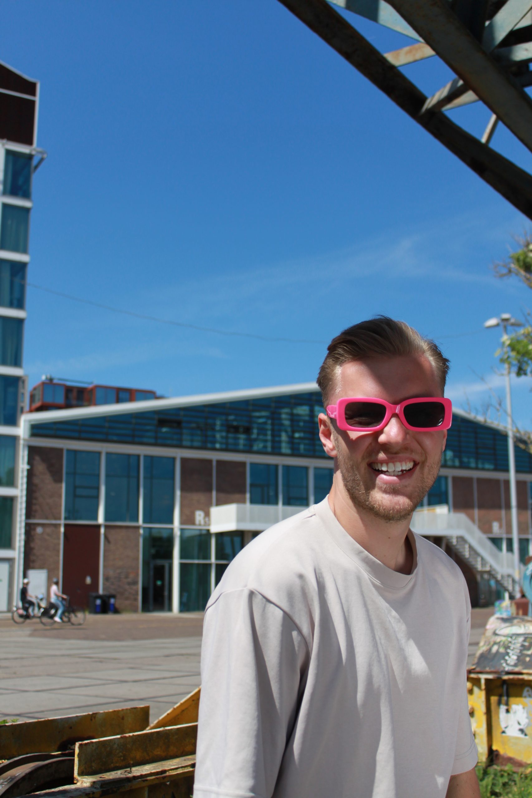 roze-rave-bril-scaled-3.jpg