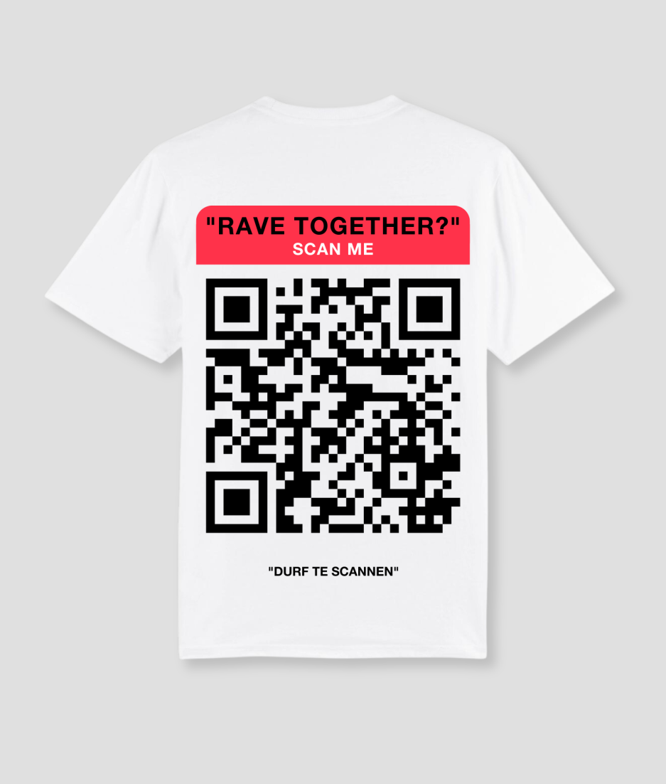 scan-me-wit-tshirt-je-eigen-insta-rave-qr-code-t-shirt.png