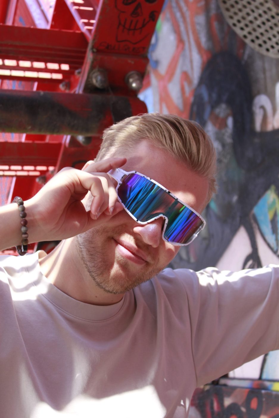 space-rave-bril-scaled-1.jpg