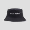 stay-toxic-hoedje-vissers.png