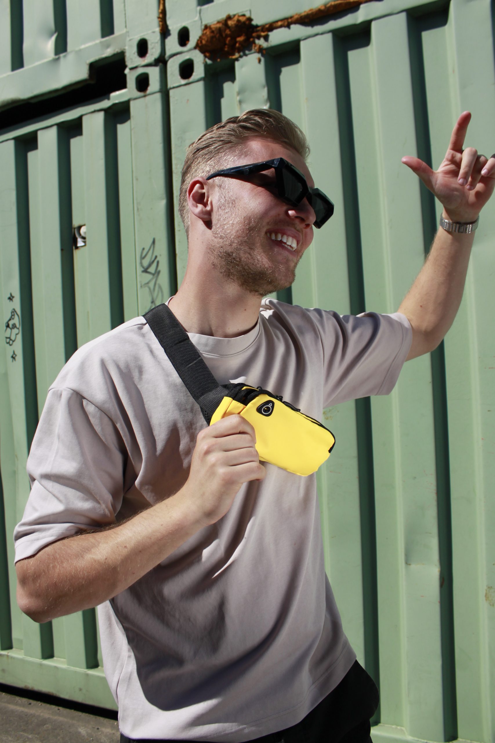tasje-voor-telefoon-festival-scaled-1.jpg