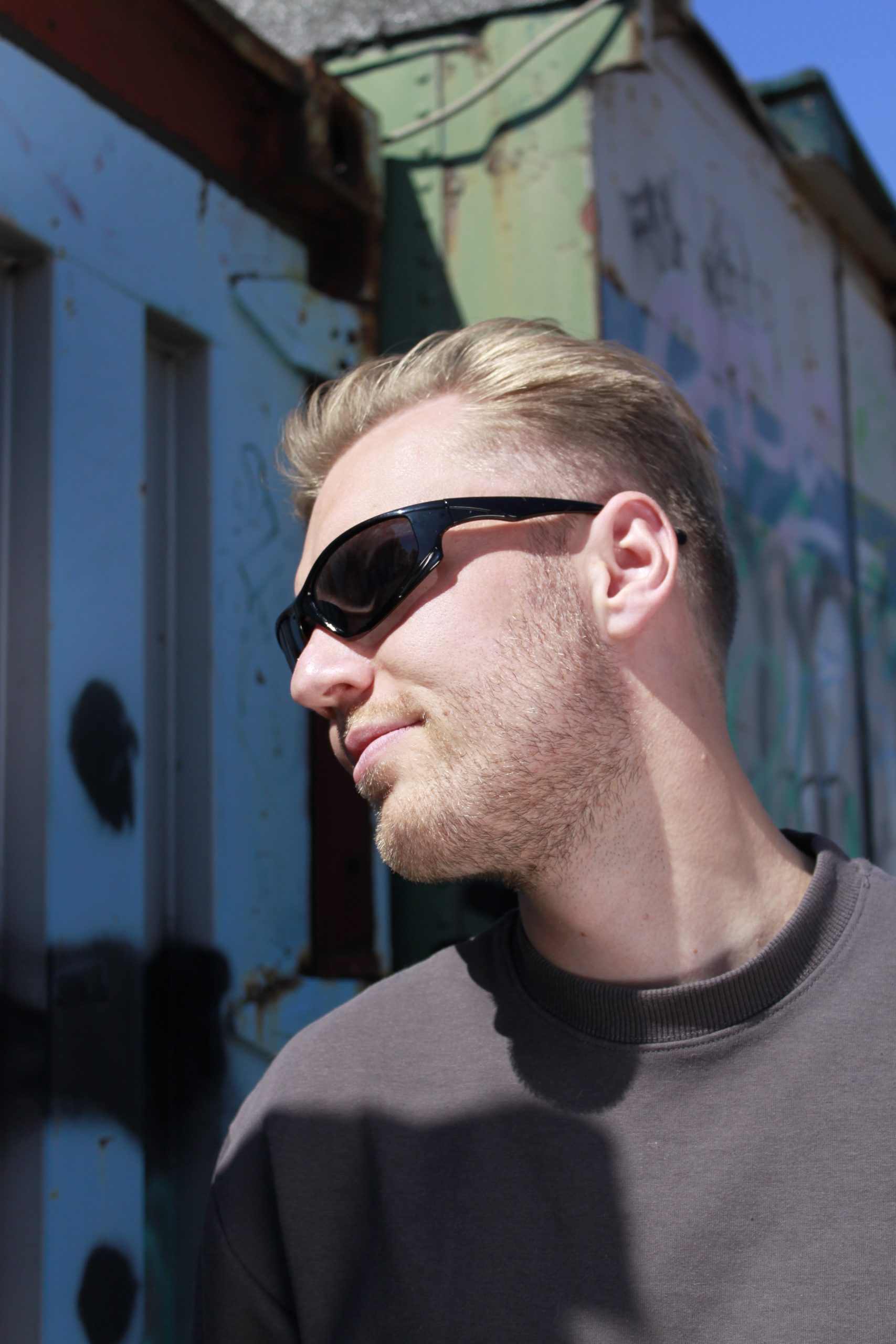 underground-techno-bril-scaled-1.jpg
