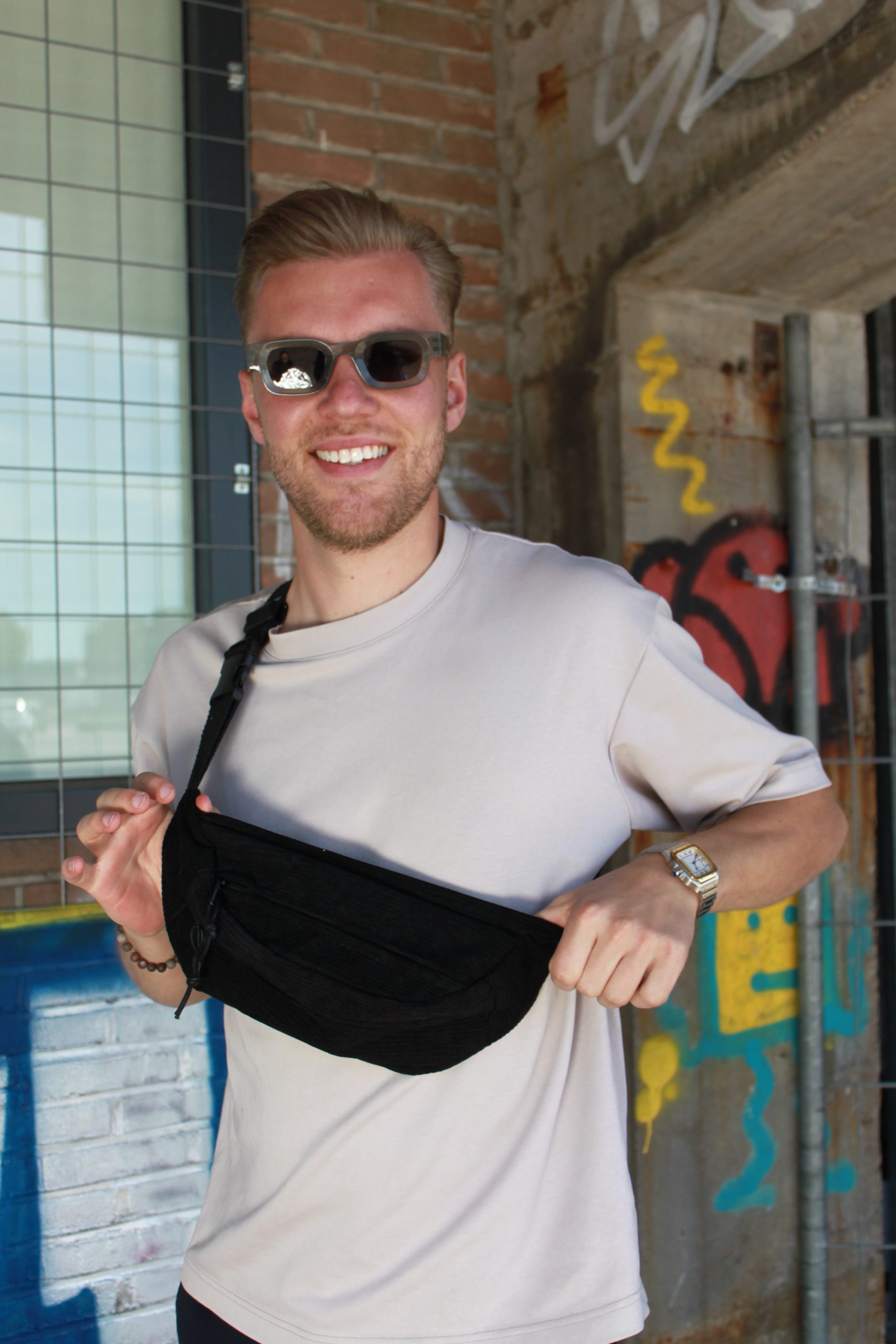 zwarte-fanny-pack-tasje-scaled-1.jpg