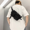 zwarte-fanny-pack-voor-festivals.png