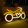 neon oranje motor