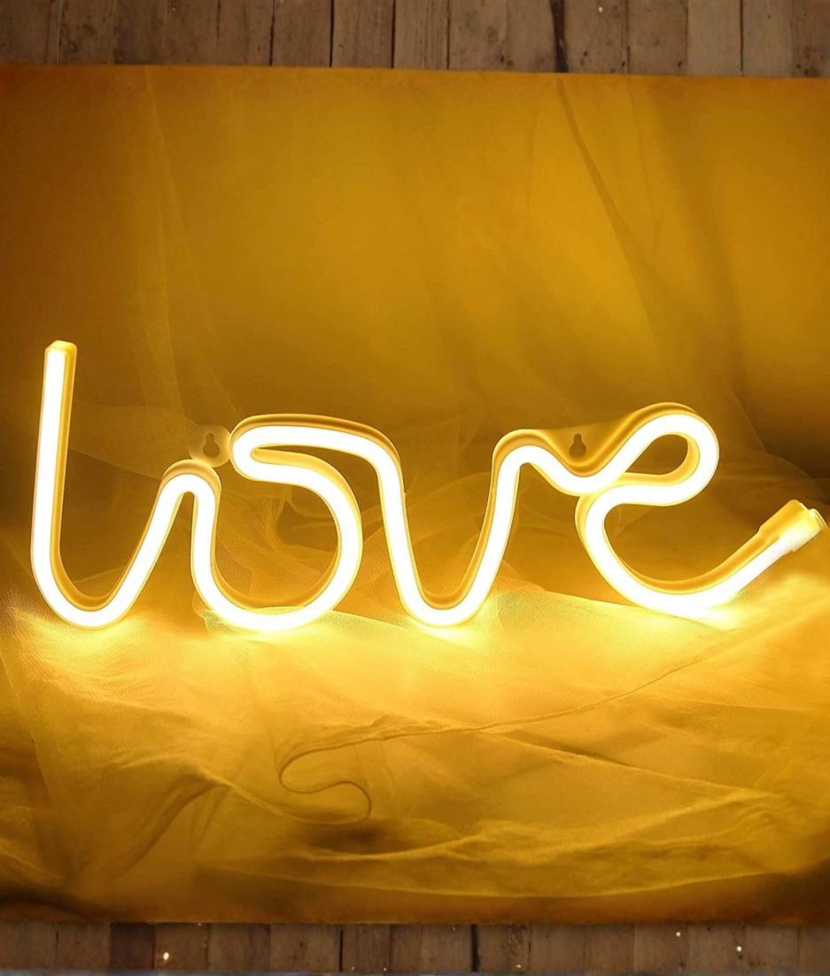 neon love lamp