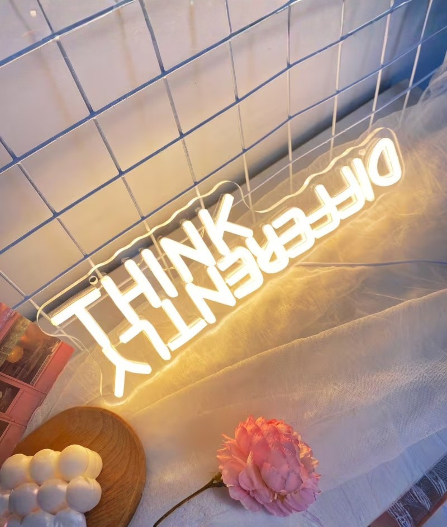think differently neon licht