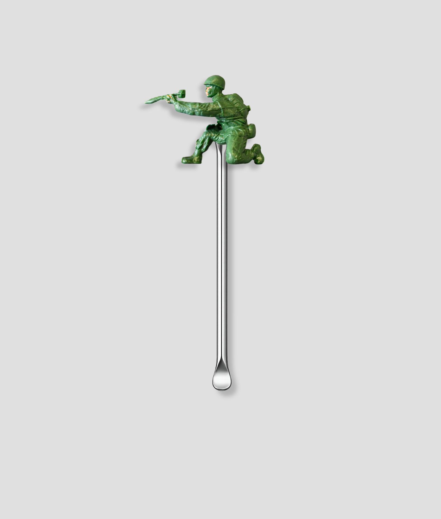 Mini schepje met groen speelgoedsoldaatje