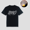 Zwart unisex t-shirt met 'Memories' gotische kalligrafie opdruk van PEP SCHEP – witte tattoo-stijl lettertekst op de voorkant, eigen tattoo uploadbaar