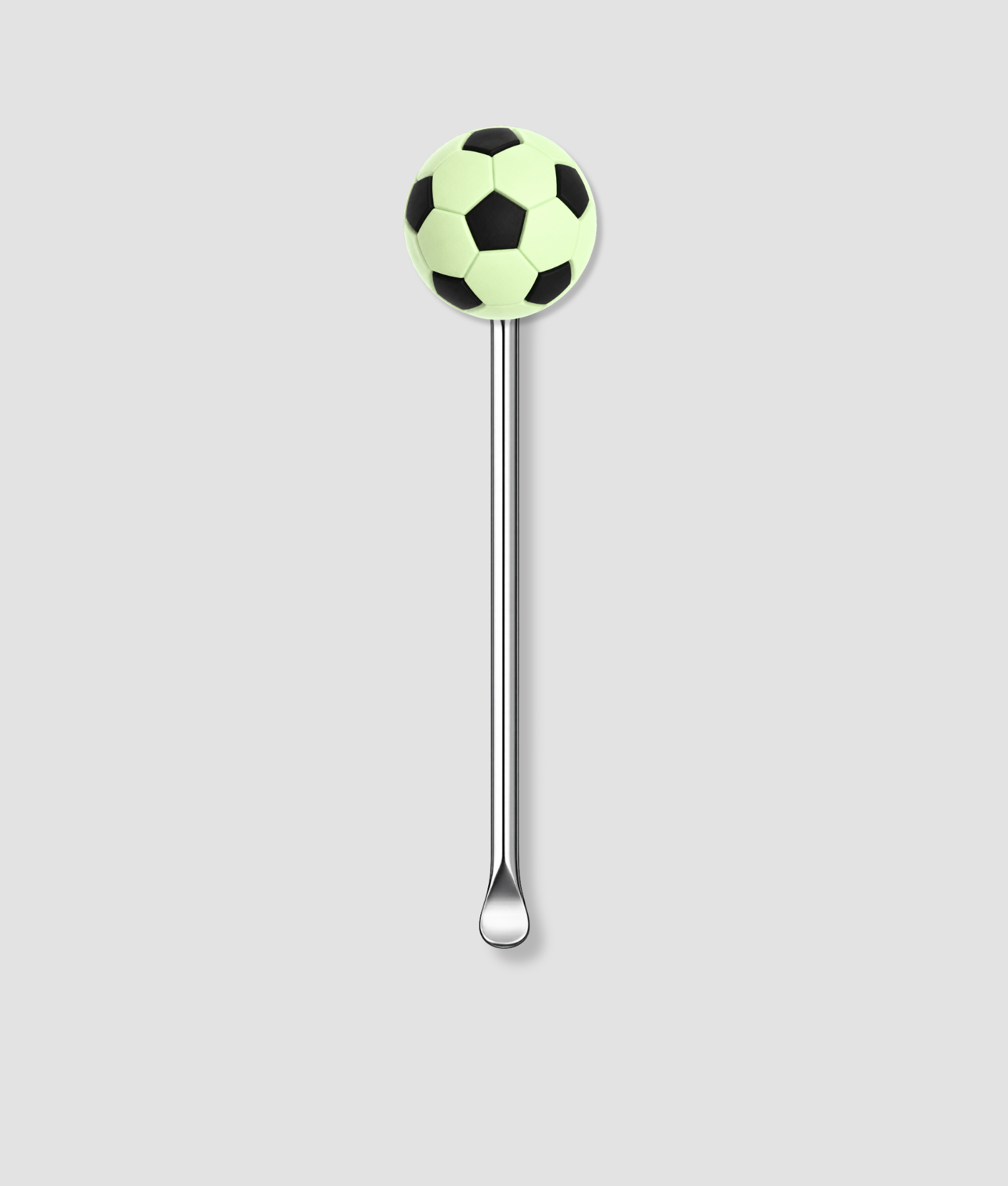 Zilveren cocktaillepel met geel-witte voetbal decoratie aan bovenzijde