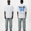 Wit T-shirt met blauwe vlinder en Butterfly tekst op de rug