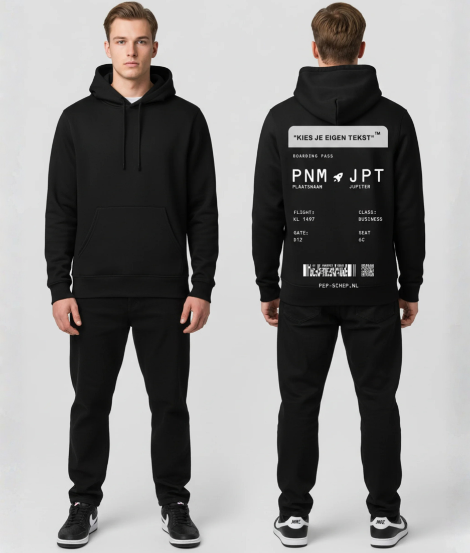 Zwarte hoodie met witte boarding pass print en eigen tekst op de rug