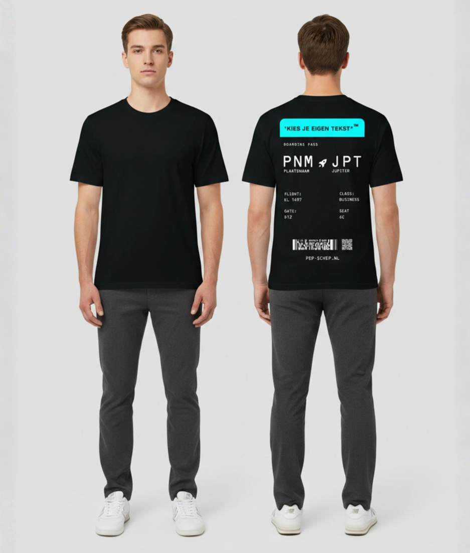Zwart T-shirt met cyaan eigen tekst banner en boarding pass print met PNM naar JPT vluchtdetails en PEP-SCHEP.NL tekst op de rug