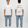 Wit T-shirt met gele eigen tekst banner en boarding pass print met PNM naar JPT vluchtdetails en PEP-SCHEP.NL tekst op de rug