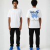 Wit T-shirt met blauwe vlinder illustratie en Butterfly tekst herhalend in gothic lettertype met sterren op de rug