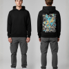 Zwarte hoodie met kleurrijke chaos doodle illustratie in geel en blauw op de rug