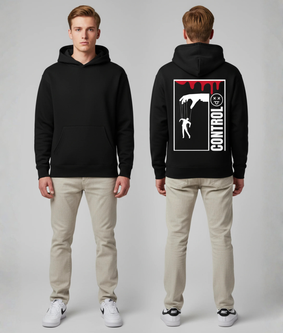 Zwarte hoodie met CONTROL tekst en marionet illustratie in rood en wit op de rug