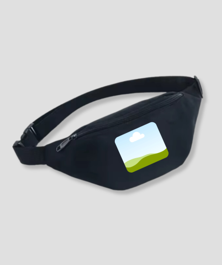 Donkerblauwe fanny pack met vierkante landschapsfoto opdruk op voorzijde