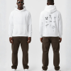 Witte hoodie met zwarte tattoo-illustraties en eigen print op de rug