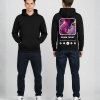 Man in zwarte hoodie voor- en achterkant met kleurrijke abstracte print en eigen tekst op de rug