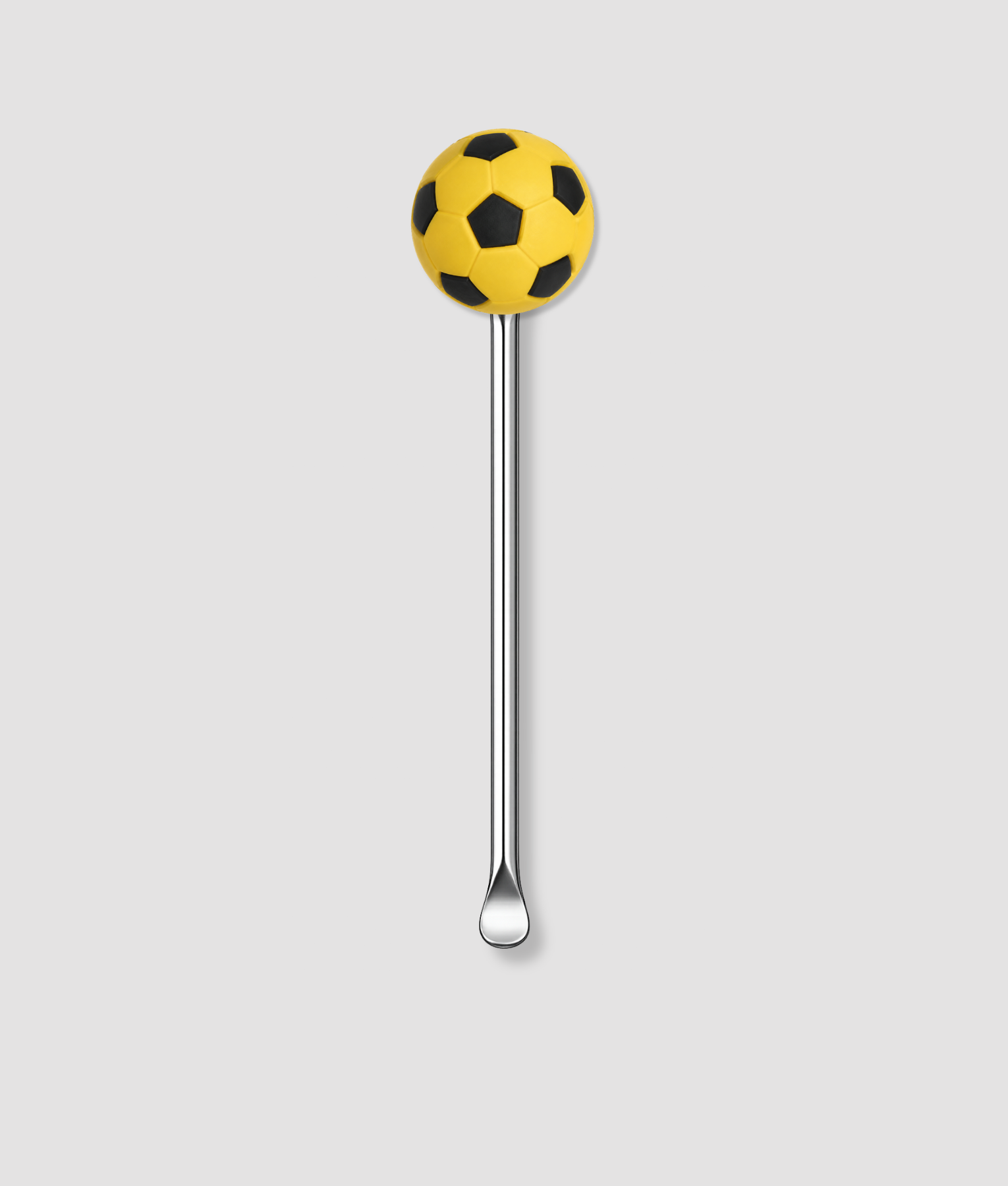 Zilveren cocktaillepel met gele voetbal decoratie aan bovenzijde