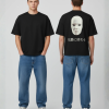Zwart T-shirt met wit Japans masker en Japanse tekens op de rug
