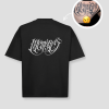 Zwart oversized unisex t-shirt met 'Memories' gotische kalligrafie opdruk van PEP SCHEP – witte tattoo-stijl lettertekst op de voorkant