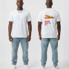 Wit unisex T-shirt voor- en achteraanzicht gedragen door mannelijk model met kipcorn supermarkt reclame print Per Stuk €2.50 op de rug