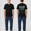 Zwart T-shirt met groene vlinder illustratie en Butterfly tekst herhalend in gothic lettertype met sterren op de rug