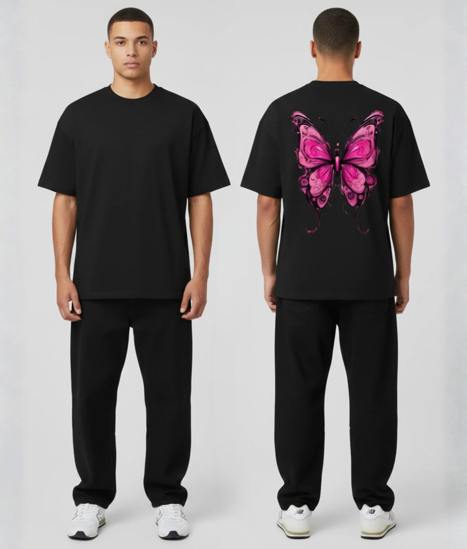 Zwart T-shirt met grote roze en magenta vlinder illustratie op de rug