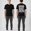 Zwart T-shirt met grijs eigen tekst banner, grote zwart-witte QR-code en DURF TE SCANNEN tekst op de rug