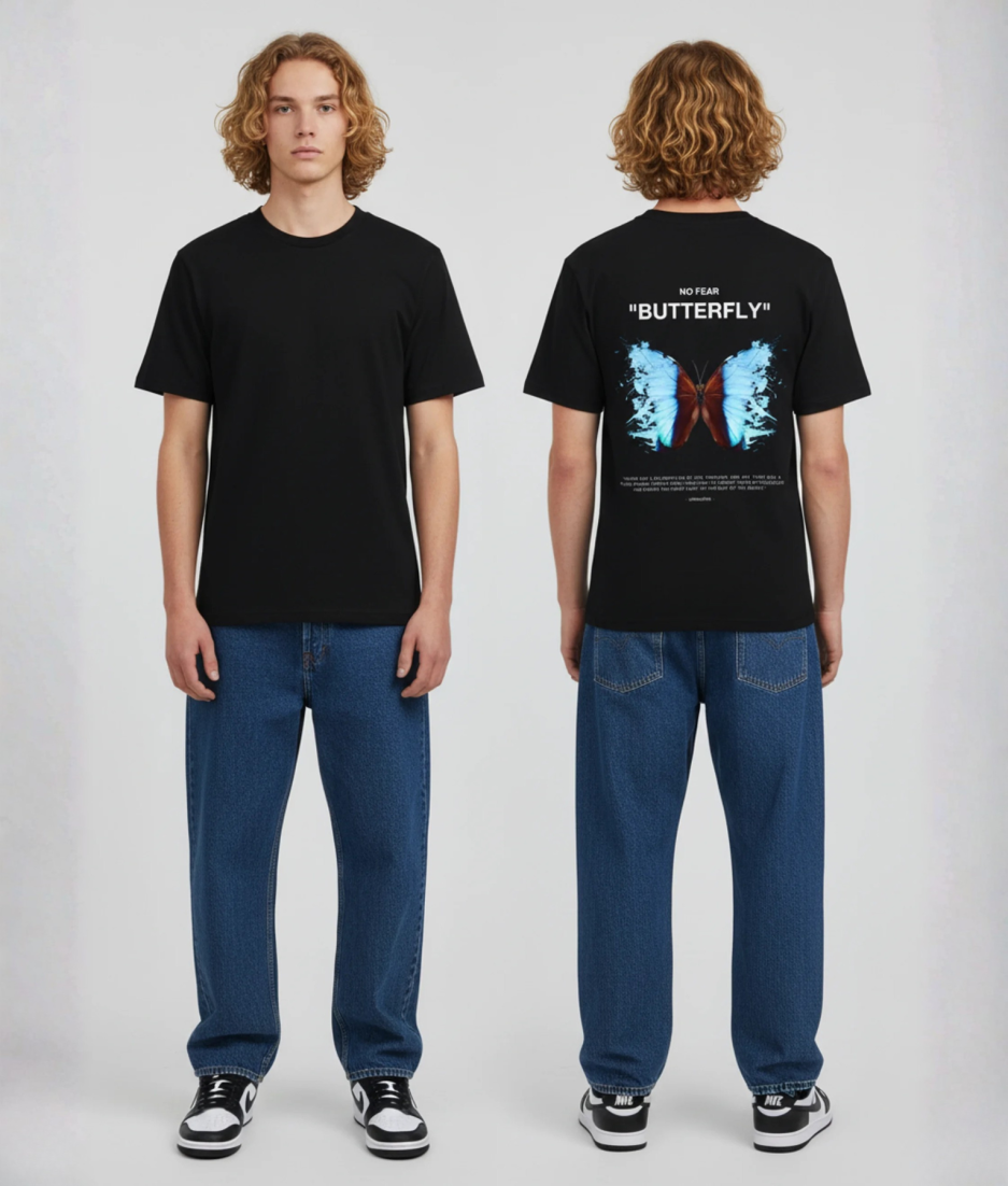 Zwart unisex T-shirt voor- en achteraanzicht gedragen door mannelijk model met No Fear Butterfly print blauwe vlinder grafisch design op de rug